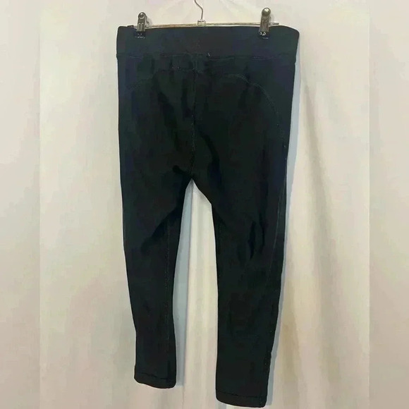 Women’s Under Armour Compression Capri Leggings - Picture 2 of 3